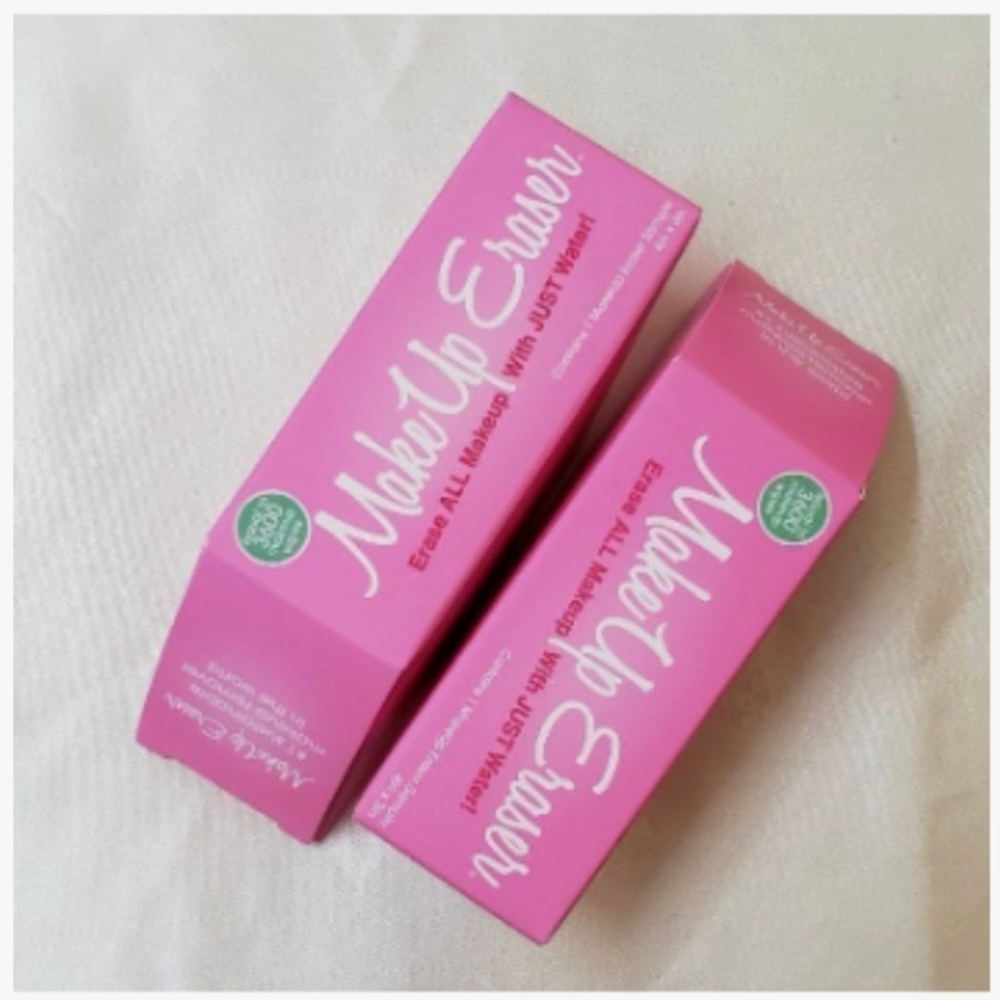 FREE✨ Two Makeup Eraser /The Original Makeup Eraser Premium Sample NIB 🌸